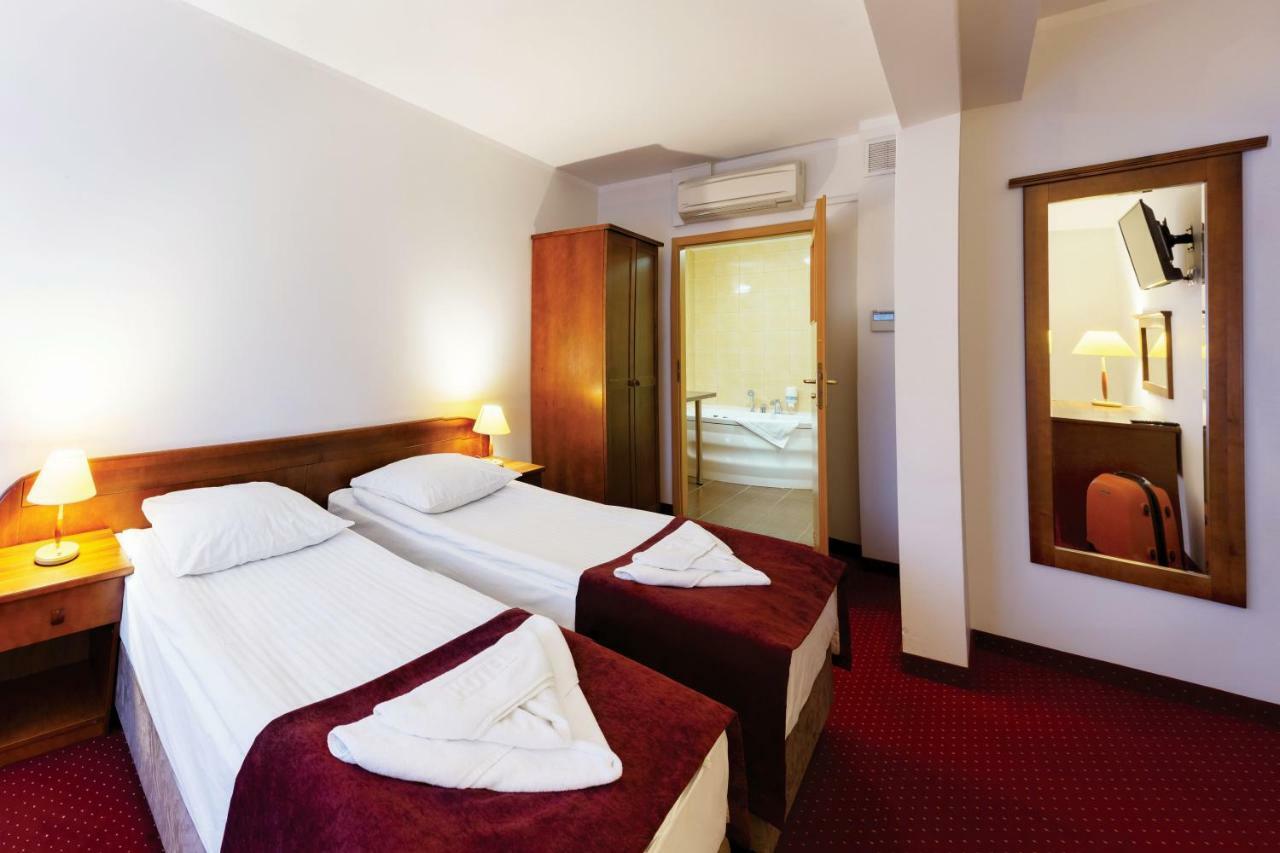 Hotel Zawisza Bydgoszcz Exteriör bild